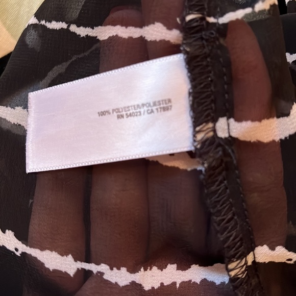 Old Navy Tank Top Size Medium - Picture 6 of 6